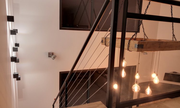 Escalier intérieur à Saint-Quentin-Fallavier et sa région. PIRON MÉTALLERIE