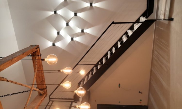 Escalier intérieur à Saint-Quentin-Fallavier et sa région. PIRON MÉTALLERIE